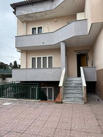 Villa di 180 m² con 5 locali e box auto a Giuglian