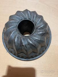 Stampo antico da cucina per budino/ciambella