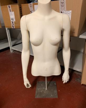 Busti donna e manichini