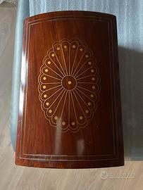 Scatola legno intarsiata