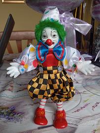 Bambola pagliaccio in porcellana