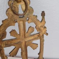 acquasanta con crocifisso 