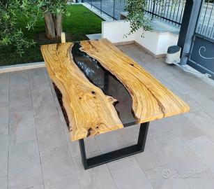 🌿 Tavoli fatti a mano in legno e resina 