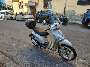Piaggio Liberty 125 bauletto parabrezza