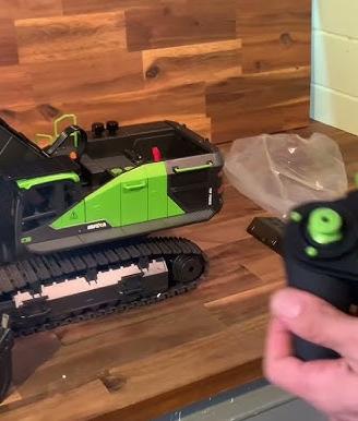 Escavatore huma 1593 22 canali pala in  acciaio.