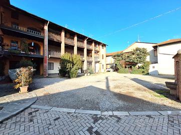 CASA DI CORTE A MESERO