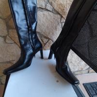 stivali donna in pelle nera mai usati Cinti