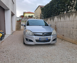 Opel astra , 2010