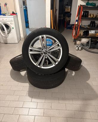 cerchi+gomme invernali  per  Tiguan