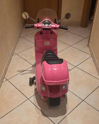 Moto Vespa Rosa 