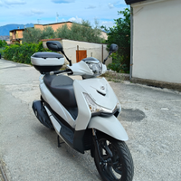 SYM HD300 scooter ruote alte