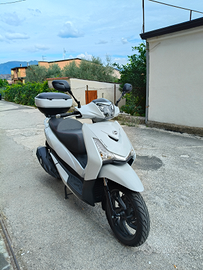 SYM HD300 scooter ruote alte