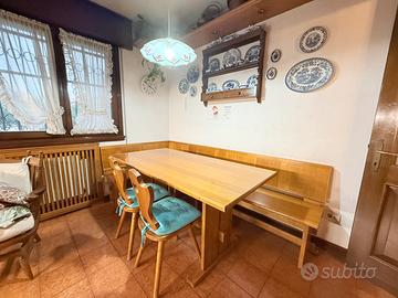 Tavolo da cucina e panca angolare in rovere