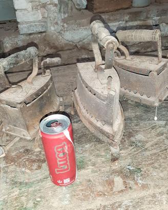 Ferri da stiro antichi