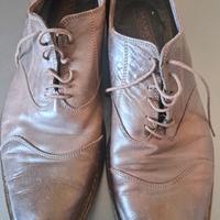 Scarpa con lacci