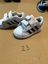 Scarpe Adidas numero 23