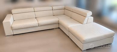 DIVANO ANGOLARE IN PELLE BIANCA + POUF