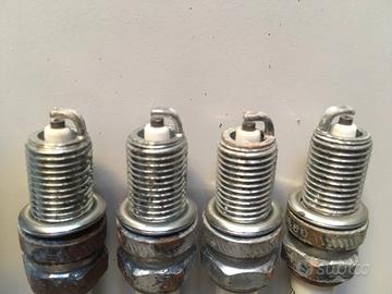 Giubbotto salvataggio, candele, supporto motore