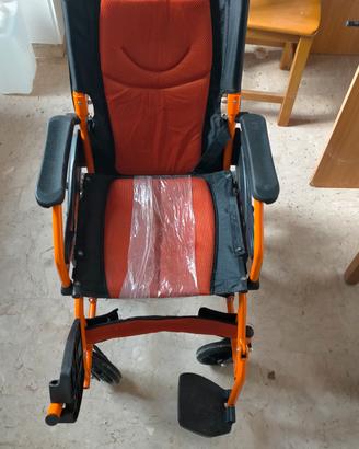 Carrozzina Pieghevole Ultraleggera in Alluminio 