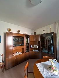 Mobile da sala con tavolo e 6 sedie