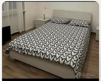 letto matrimoniale contenitori +2 comodini