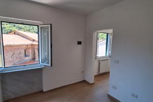 Appartamento ristrutturato con aia privata