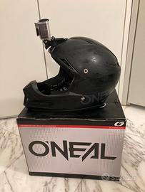 Casco da mountain bike con GoPro