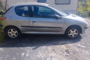 auro pegeaut 206 turbo diesel tre porte 