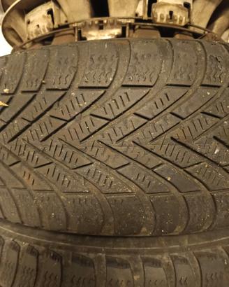 4 cerchi fiesta con gomme invernali 19/60/15