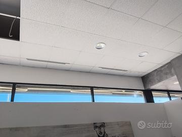 faretti e relativo binario di montaggio