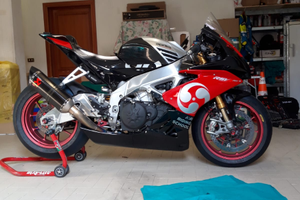 Aprilia rsv1000 rf