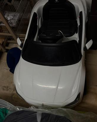 Maserati macchina bambino
