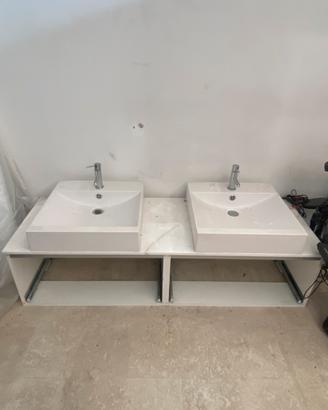 Lavabo doppio sospeso