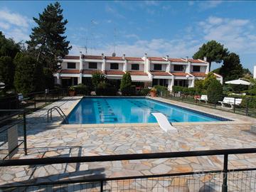 Villino con piscina condominiale