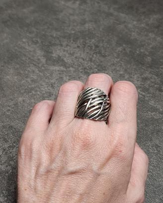 Anello a fascia larga