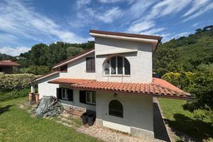 VILLA SINGOLA A CASTELNUOVO DI PORTO