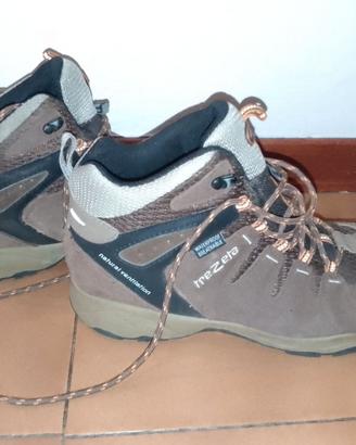 Scarponi da trekking taglia 39