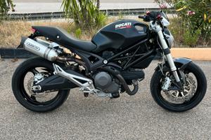 Ducati monster 696
