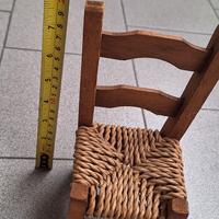 Sedia per bambole impagliata