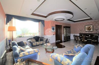 PORZIONE DI BIFAMILIARE A MARANO DI NAPOLI