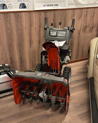 Turbina neve Husqvarna ST 330P gommato
