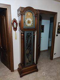 orologio a pendolo a colonna in legno antico