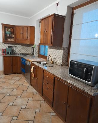  cucina libreria e credenza