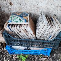 Vecchi mattoni maioliche terracotta epoca 700