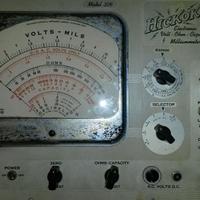 Strumento misura Hickok 209 americano a valvole