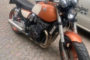 Suzuki 750 