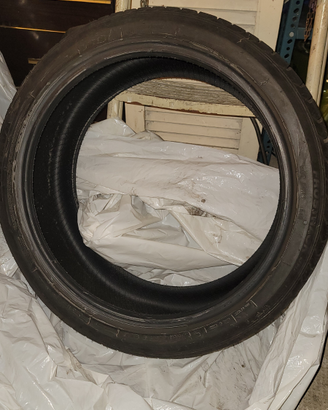 Gomme Invernali 235 40 r19 96y misura Tesla mod. 3