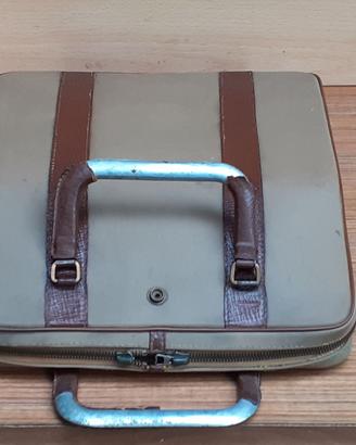 Macchina da scrivere Lettera 22 Modello Olivetti