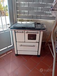 cucina +forno a legna 