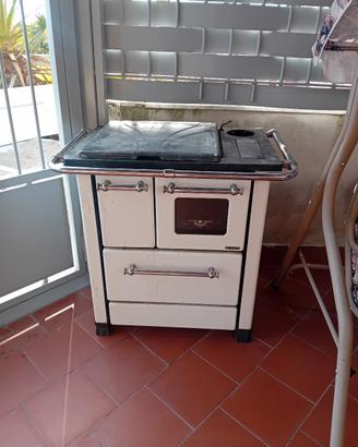 cucina +forno a legna 